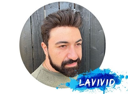 Does Dallas Roberts wear a hairpiece?