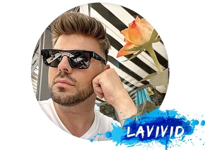 Does Nathan Fillion wear a toupee?