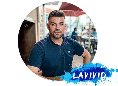 Does martin short wear a toupee